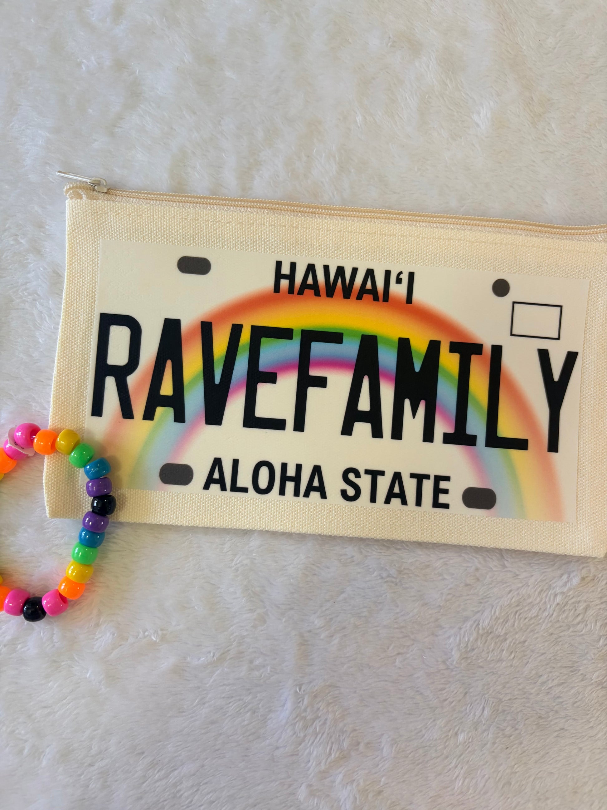 HI RAVE FAM POUCH